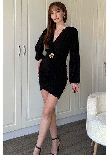 Balon Uzun Kollu Aksesuar Detaylı Kemerli Mini V Yaka Siyah Elbise