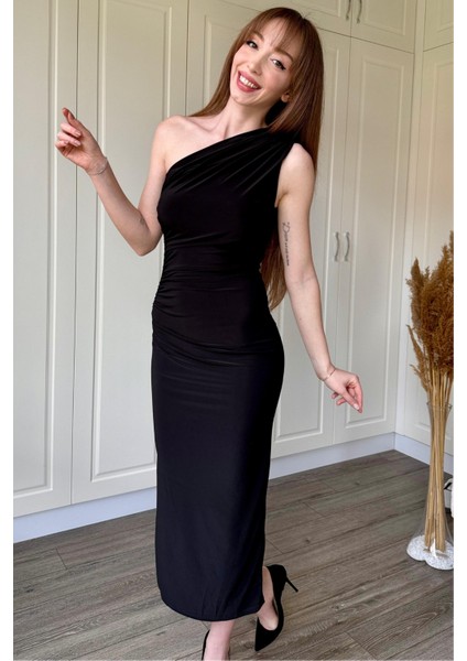 Drapeli Tek Omuz Siyah Midi Elbise
