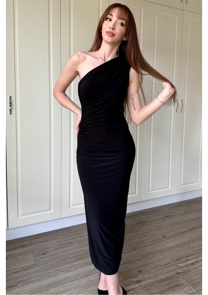 Drapeli Tek Omuz Siyah Midi Elbise fırsatları