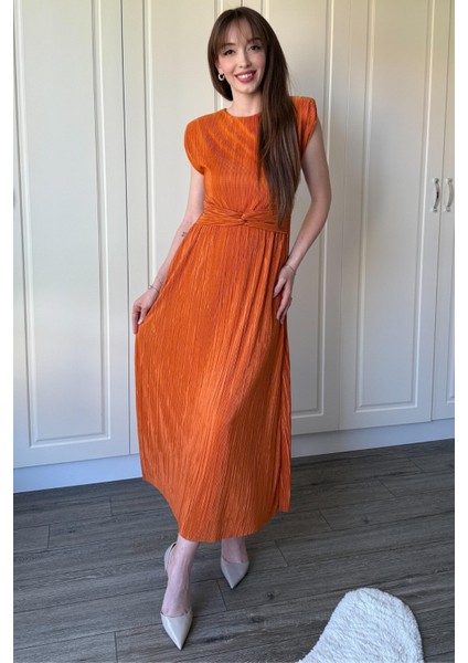 Vatkalı Krinkıl Midi Bel Detaylı Turuncu Elbise