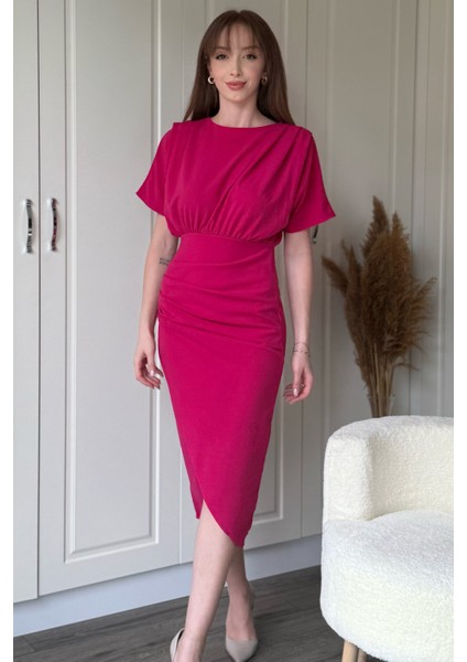 Kısa Kollu Şık Önü Yırtmaçlı Pembe Midi Elbise modelleri