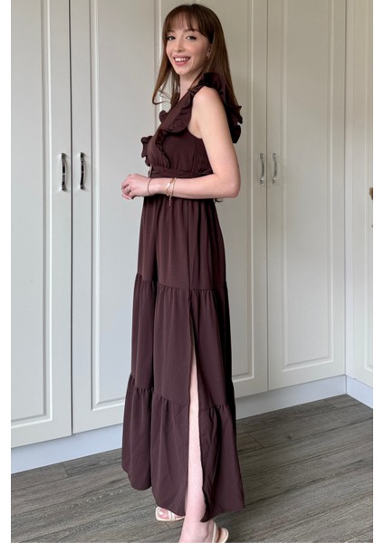 Kahverengi Kol Fırfırlı Yırtmaçlı Uzun Elbise fırsatları