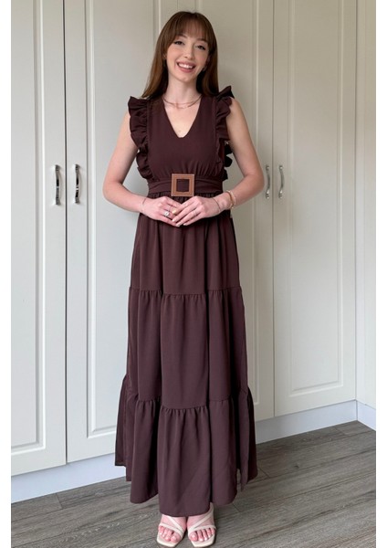 Kahverengi Kol Fırfırlı Yırtmaçlı Uzun Elbise