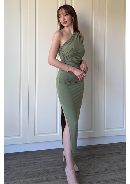 Drapeli Tek Omuz Yırtmaçlı Haki Elbise fırsatları