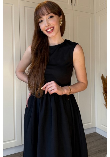 Beli Lastikli Midi Siyah Elbise