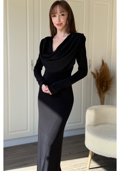 Degaje Yaka Vatkalı Zarif Maxi Siyah Elbise