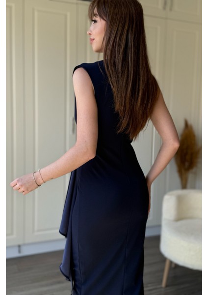 Fırfır Detaylı Kruvaze Yaka Midi Lacivert Elbise