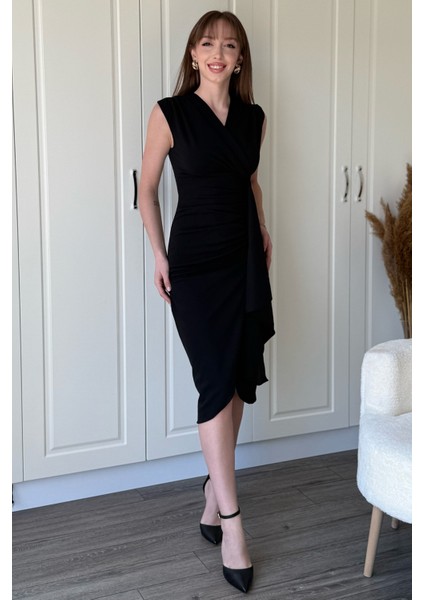 Fırfır Detaylı Kruvaze Yaka Midi Siyah Elbise