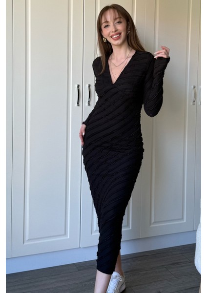 Fırfırlı V Yaka Siyah Midi Elbise indirimleri