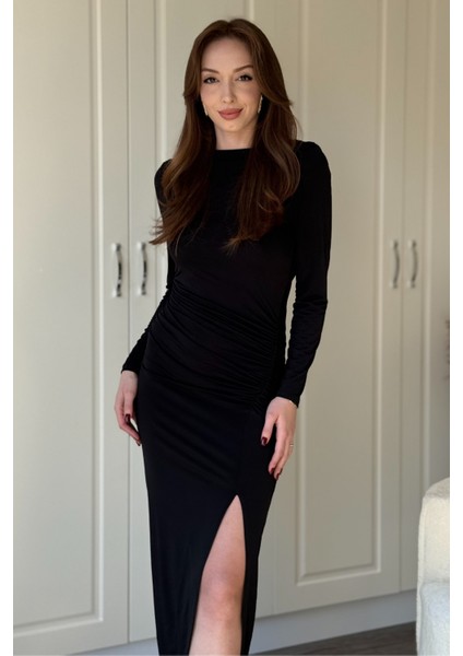 Uzun Kollu Sandy Kumaş Sırt Dekolteli Yırtmaçlı Midi Siyah Elbise modelleri