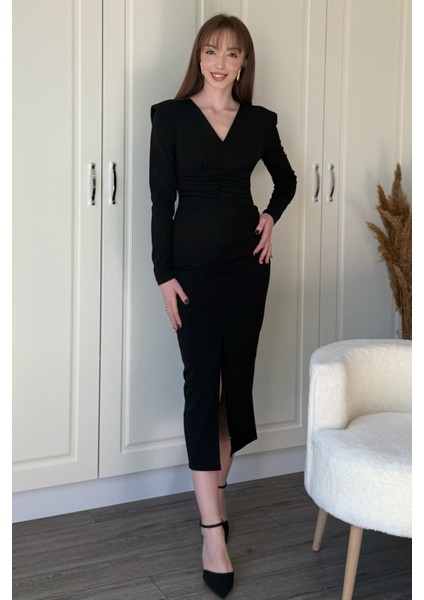 Vatkalı Beli Drapeli Önü Yırtmaçlı Midi Siyah Elbise