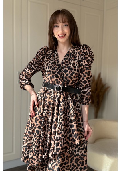 Leopar Desenli Tokalı Kemerli Kısa Fırfırlı Elbise