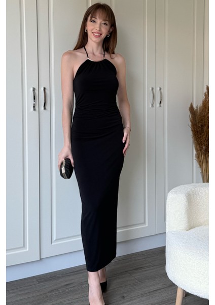 Boyundan Bağlamalı Sırt Detaylı Yırtmaçlı Drapeli Siyah Elbise