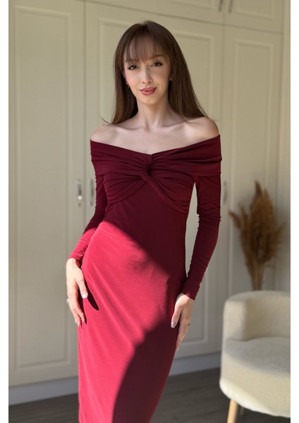 Omuz Detaylı Vücudu Saran Midi Bordo Elbise