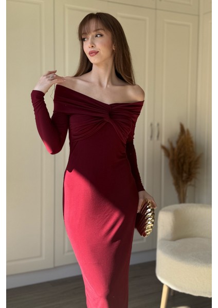 Omuz Detaylı Vücudu Saran Midi Bordo Elbise