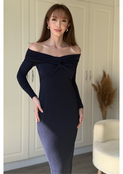 Omuz Detaylı Vücudu Saran Midi Lacivert Elbise