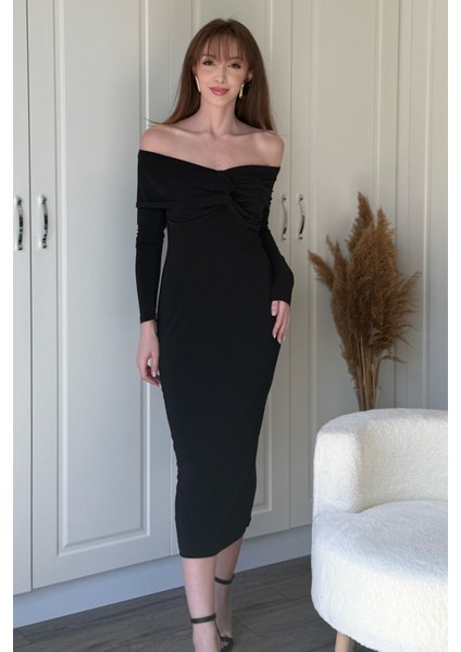 Omuz Detaylı Vücudu Saran Midi Siyah Elbise