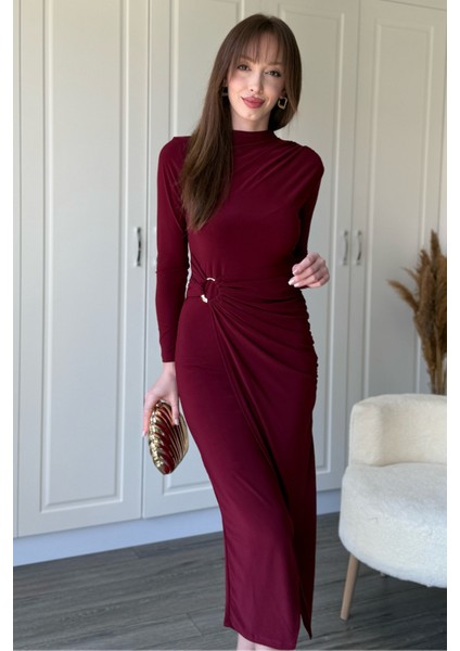 Aksesuar Detaylı Boyunlu Midi Bordo Elbise fiyatları