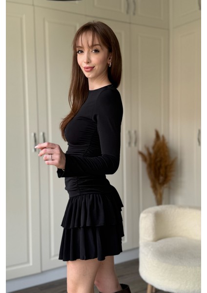 Etekleri Fırfırlı Sandy Kumaş Mini Siyah Elbise