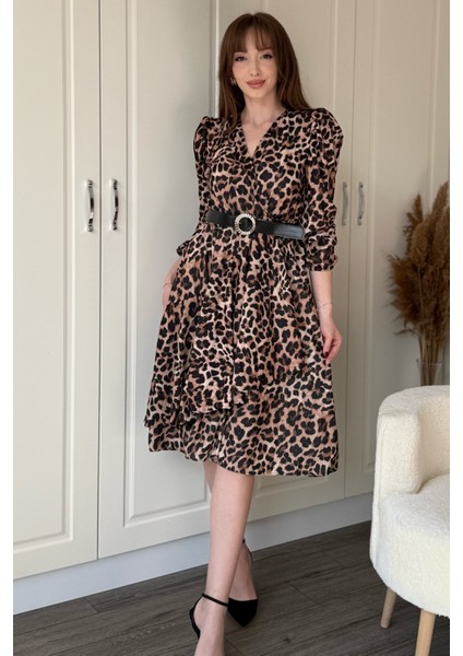 Leopar Desenli Tokalı Kemerli Kısa Fırfırlı Elbise