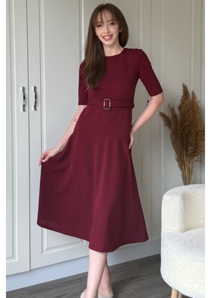 Kısa Kollu Kemerli Etekleri Volanlı Midi Bordo Elbise modelleri