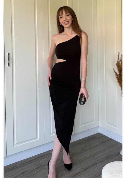 Tek Omuz Bel Detaylı Sandy Kumaş Yırtmaçlı Elbise