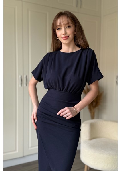 Kısa Kollu Şık Önü Yırtmaçlı Lacivert Midi Elbise fiyatları