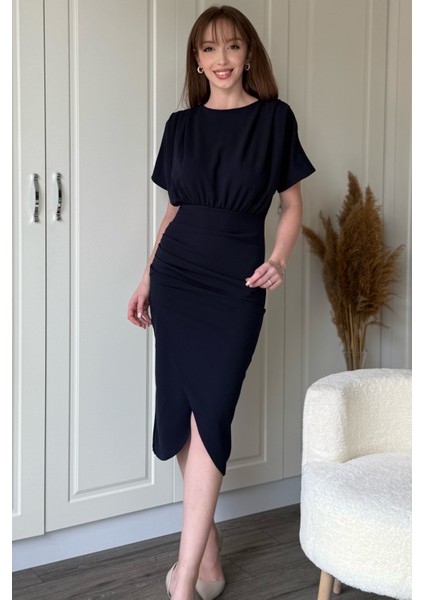 Kısa Kollu Şık Önü Yırtmaçlı Lacivert Midi Elbise
