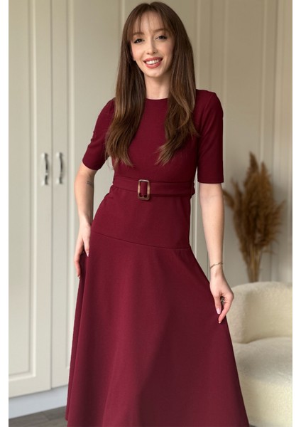 Kısa Kollu Kemerli Etekleri Volanlı Midi Bordo Elbise fiyatları