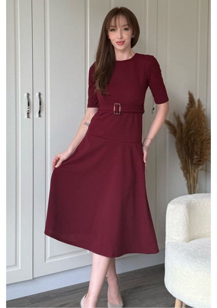 Kısa Kollu Kemerli Etekleri Volanlı Midi Bordo Elbise indirimleri