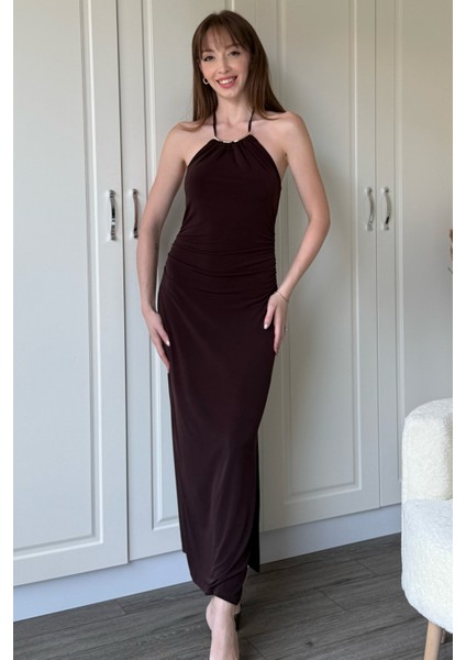 Boyundan Bağlamalı Sırt Detaylı Yırtmaçlı Drapeli Kahverengi Elbise modelleri