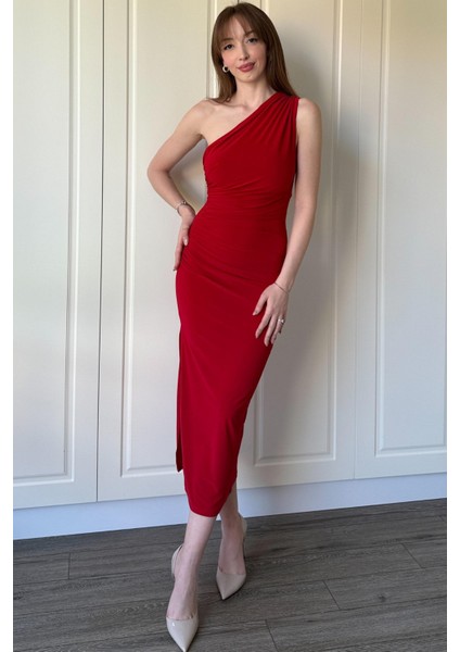 Drapeli Tek Omuz Yırtmaçlı Kırmızı Elbise fırsatları