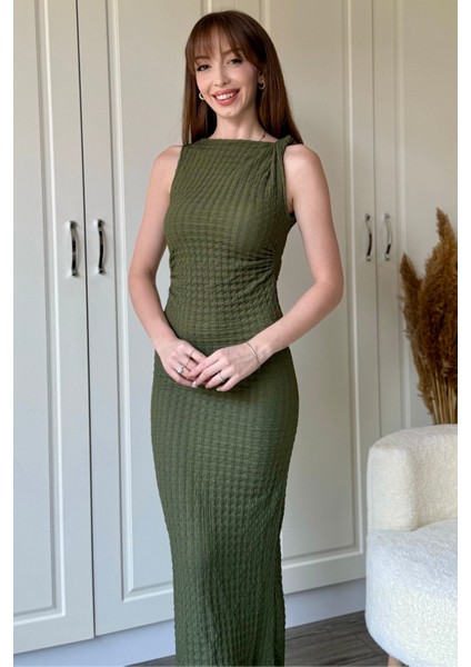 Gofre Kumaş Kolsuz Midi Haki Drapeli Elbise fırsatları