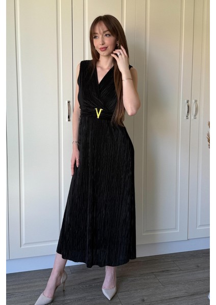 Kruvaze Yaka Krinkıl Midi Tokalı Siyah Elbise