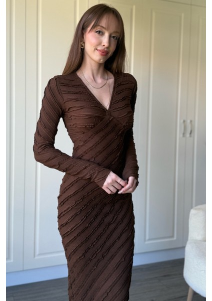 Fırfırlı V Yaka Kahverengi Midi Elbise fiyatları