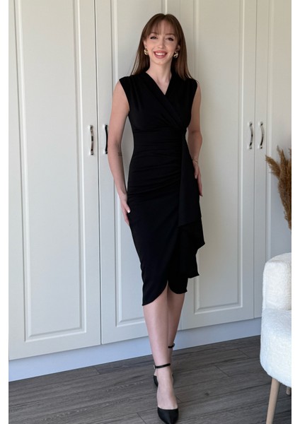 Fırfır Detaylı Kruvaze Yaka Midi Siyah Elbise