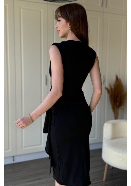 Fırfır Detaylı Kruvaze Yaka Midi Siyah Elbise