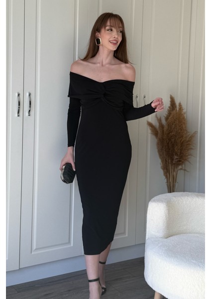 Omuz Detaylı Vücudu Saran Midi Siyah Elbise