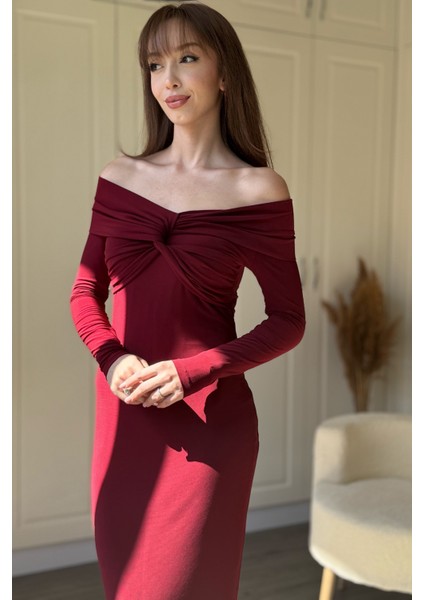 Omuz Detaylı Vücudu Saran Midi Bordo Elbise indirimleri