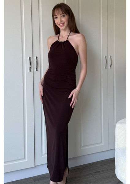 Boyundan Bağlamalı Sırt Detaylı Yırtmaçlı Drapeli Kahverengi Elbise indirimleri