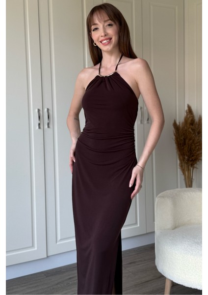 Boyundan Bağlamalı Sırt Detaylı Yırtmaçlı Drapeli Kahverengi Elbise