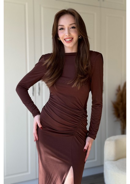 Uzun Kollu Sandy Kumaş Sırt Dekolteli Yırtmaçlı Midi Kahverengi Elbise fiyatları