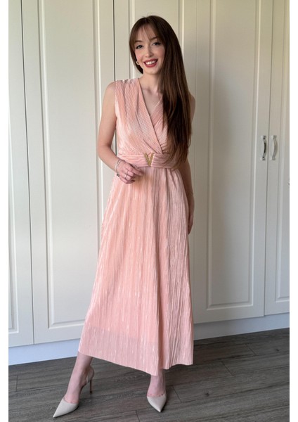 Kruvaze Yaka Krinkıl Midi Tokalı Pudra Elbise fiyatları