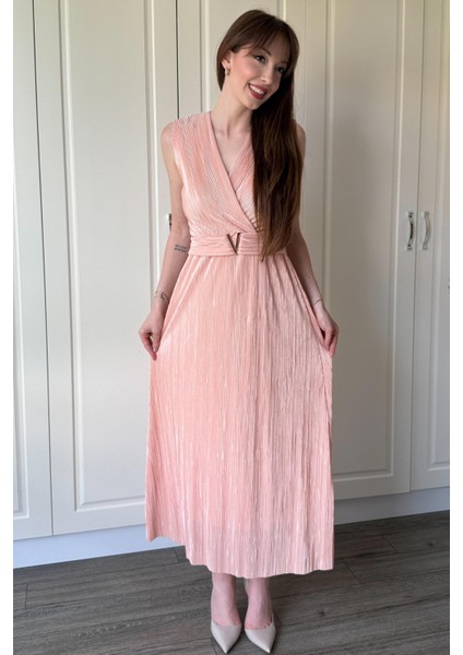 Kruvaze Yaka Krinkıl Midi Tokalı Pudra Elbise modelleri