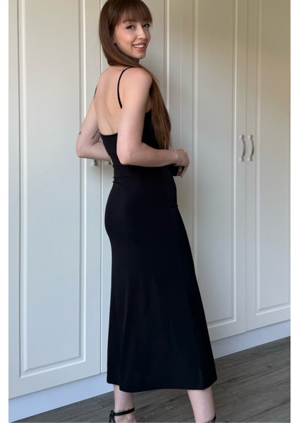 Sandy Kumaş Degaje Yaka Siyah Uzun Elbise