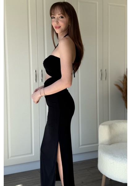 Boyundan Bağlamalı Yırtmaçlı Aksesuarlı Siyah Elbise