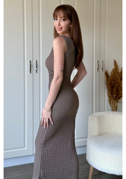 Gofre Kumaş Kolsuz Midi Kahverengi Drapeli Elbise fırsatları