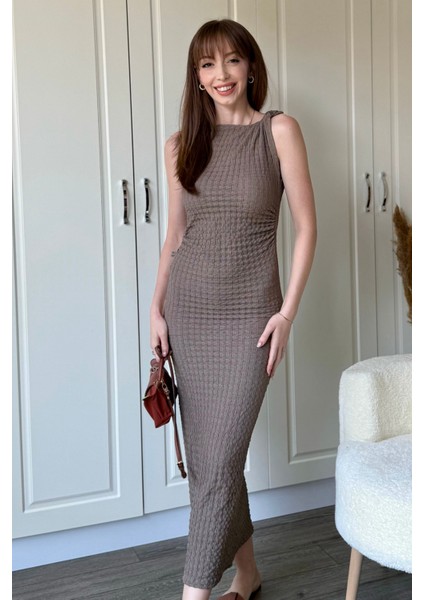 Gofre Kumaş Kolsuz Midi Kahverengi Drapeli Elbise indirimleri