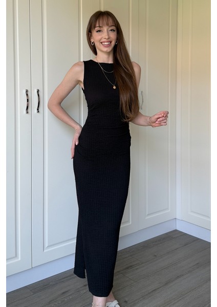 Gofre Kumaş Siyah Midi Elbise