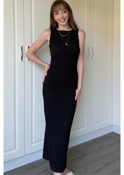 Gofre Kumaş Siyah Midi Elbise